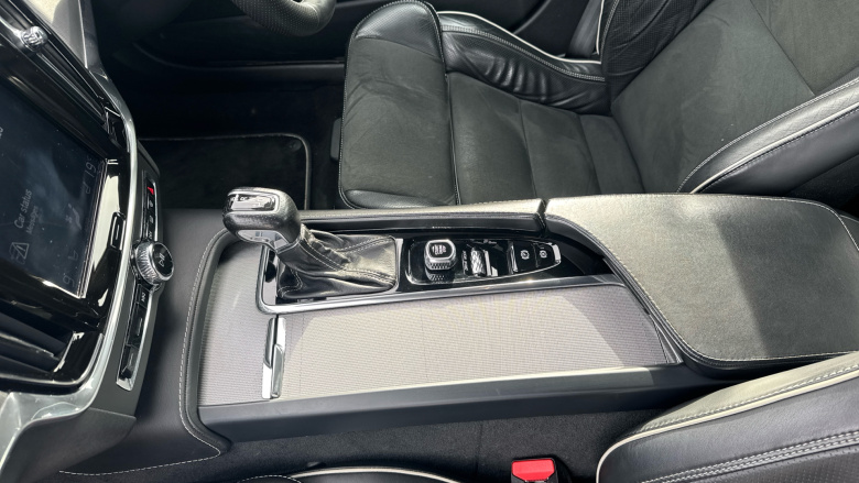 Volvo S90 2.0 D4 R DESIGN 4dr Geartronic Diesel Saloon